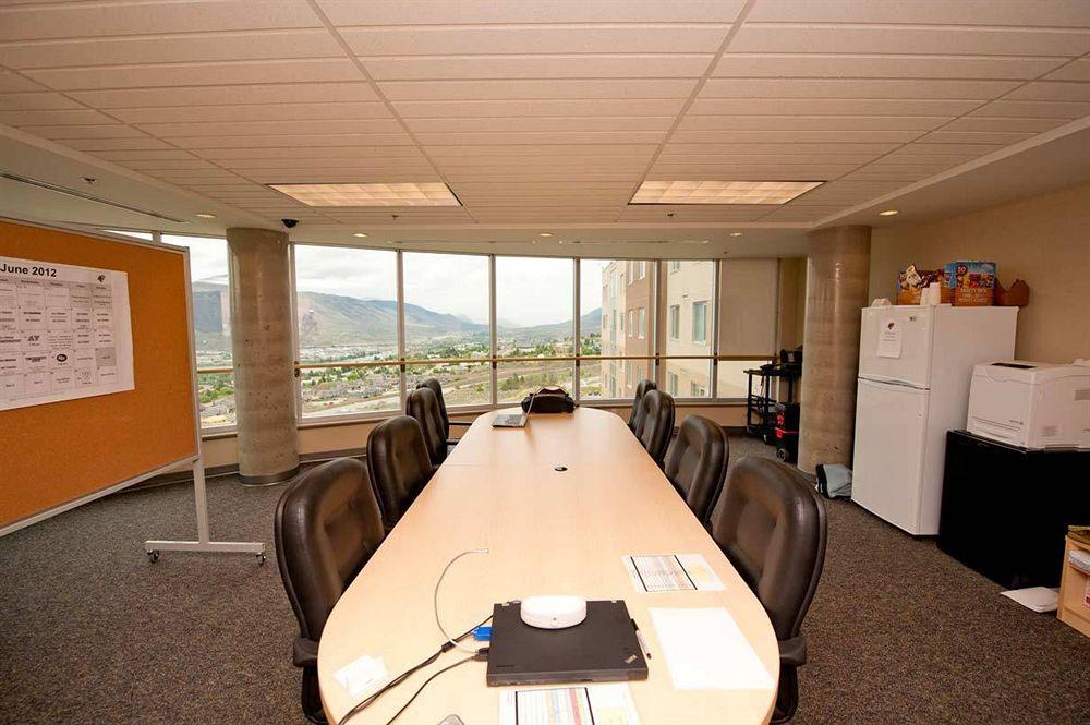 Residence&Conference Centre - Kamloops Extérieur photo