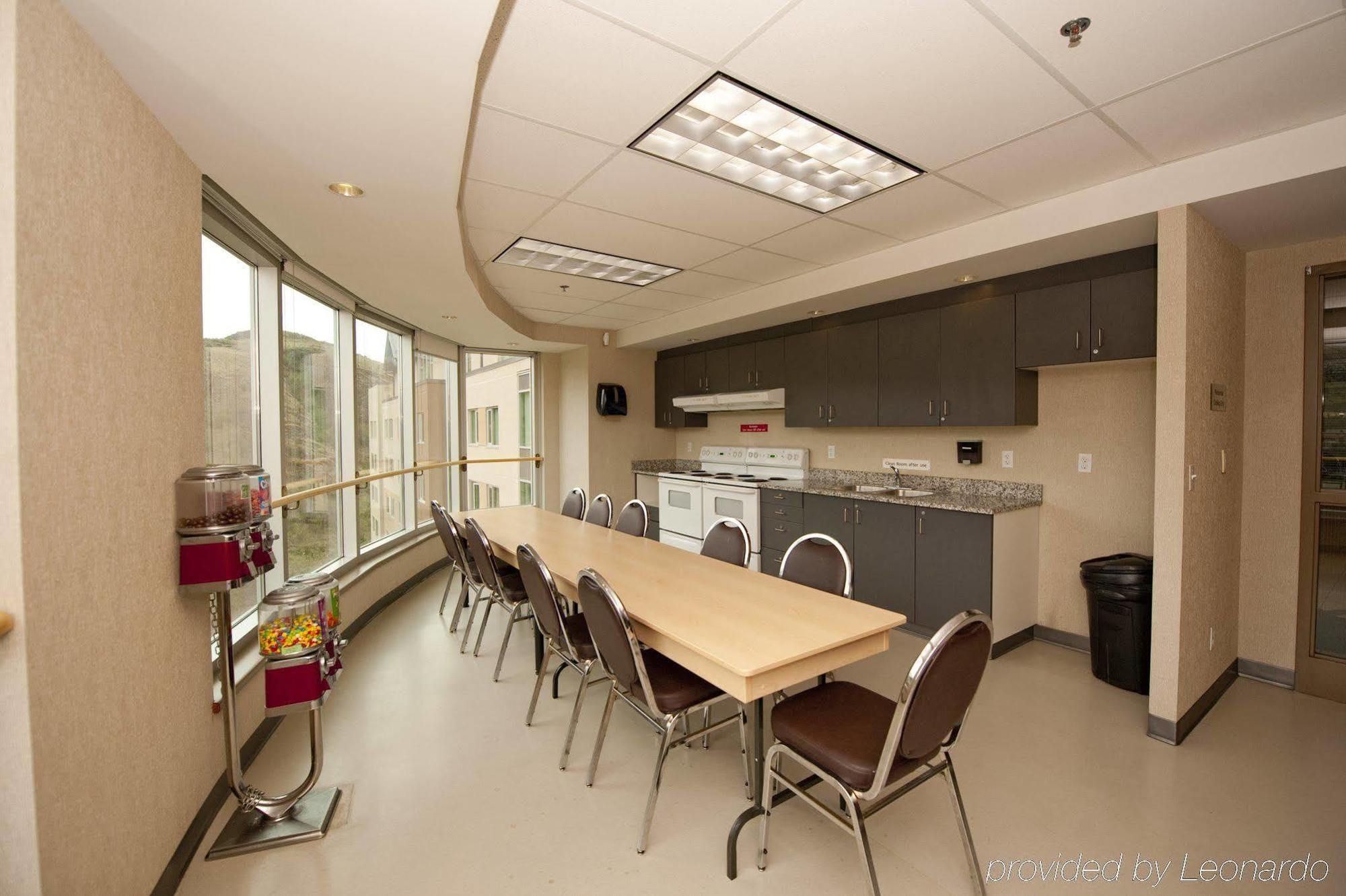 Residence&Conference Centre - Kamloops Extérieur photo