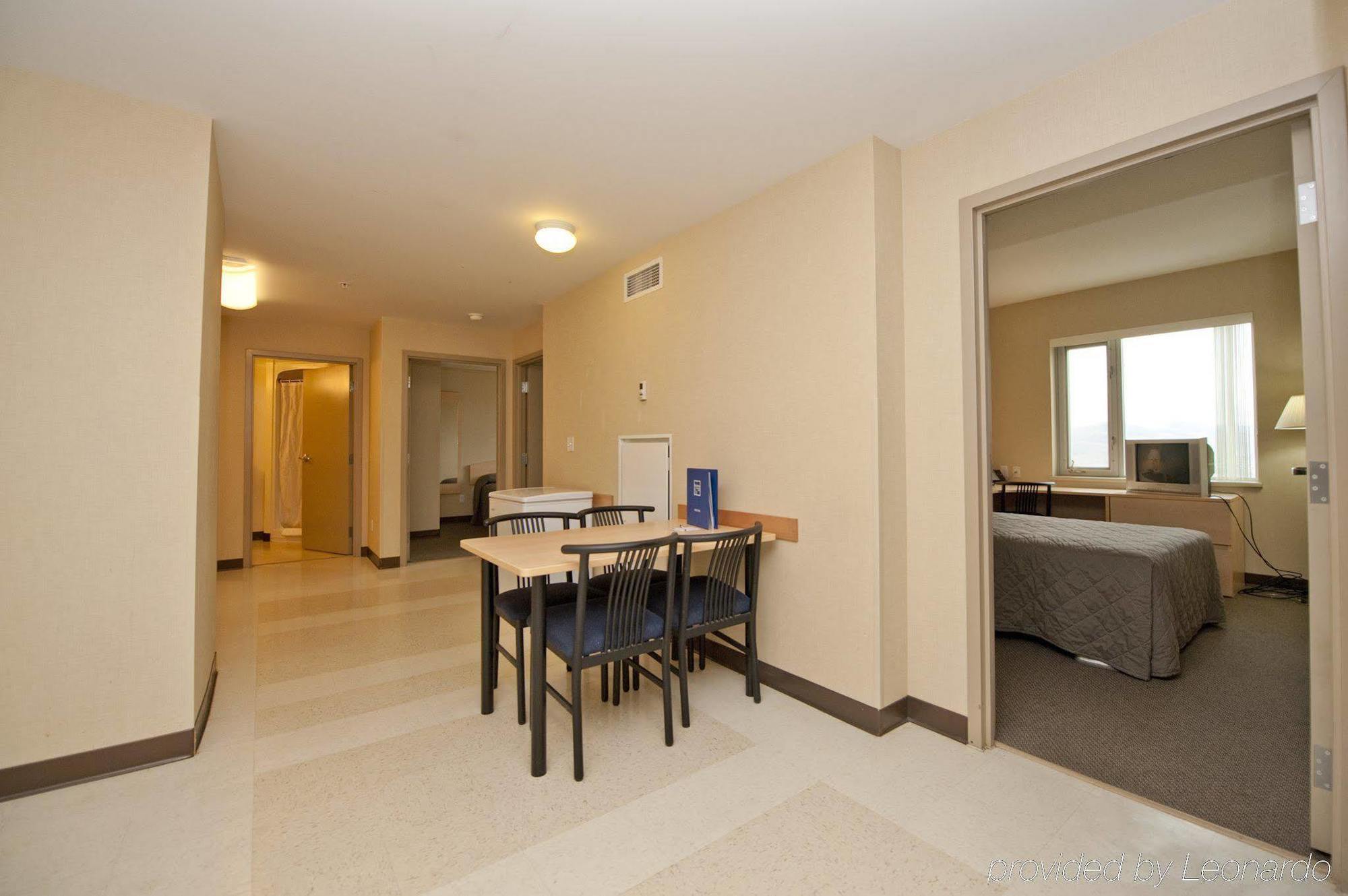 Residence&Conference Centre - Kamloops Extérieur photo