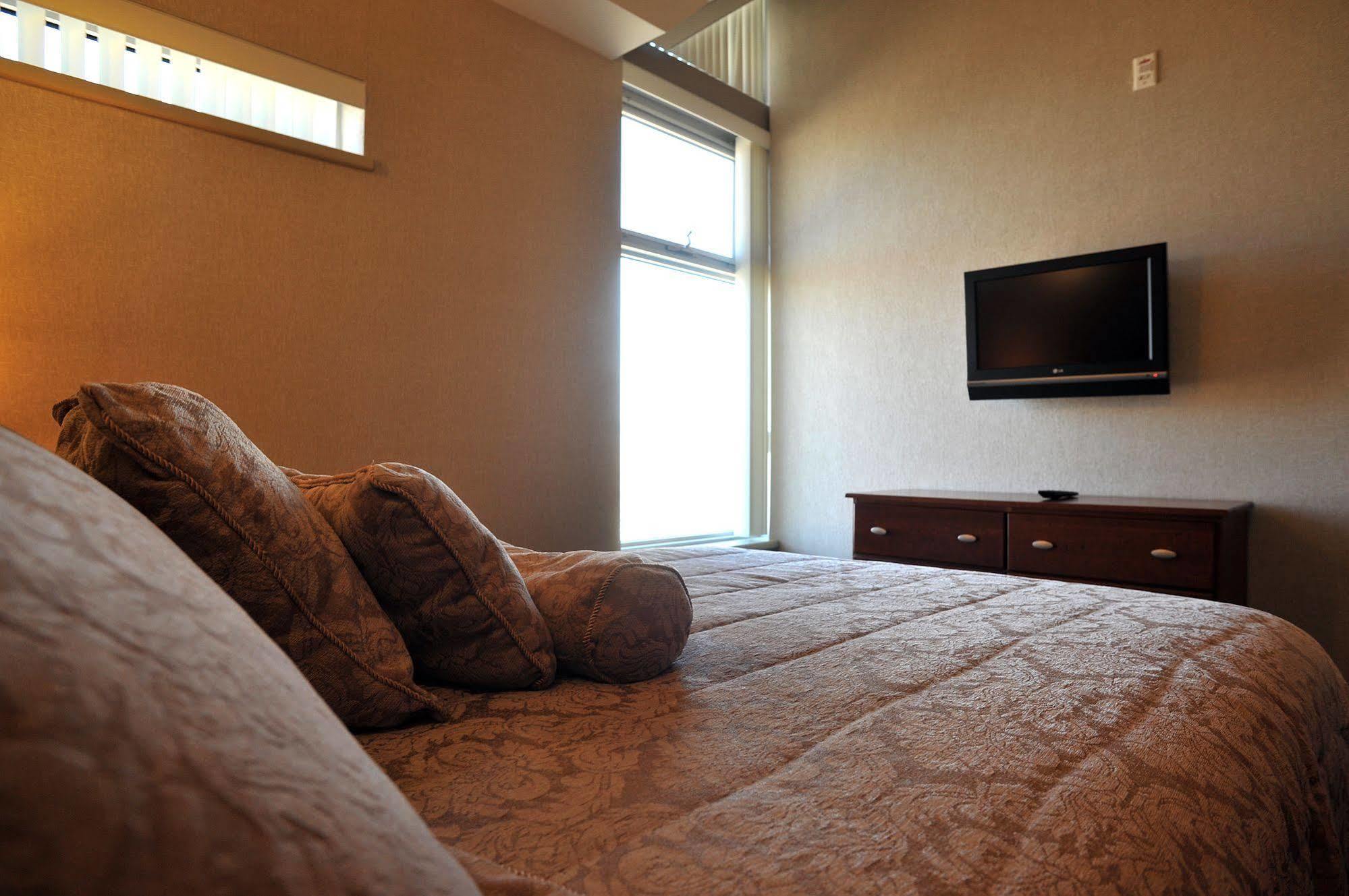 Residence&Conference Centre - Kamloops Extérieur photo